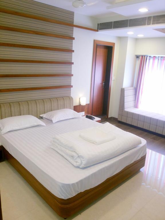 Hotel Sangat Plaza Bhopal Exterior foto